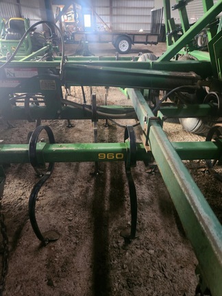 1987 John Deere 960 Field Cultivator