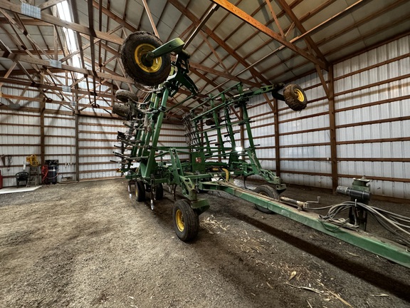 2009 John Deere 2210 Field Cultivator