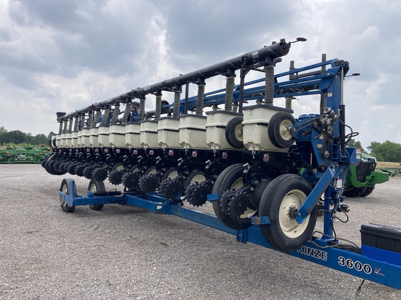 Kinze 3600 Planter