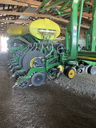 2012 John Deere 1770NT CCS Planter