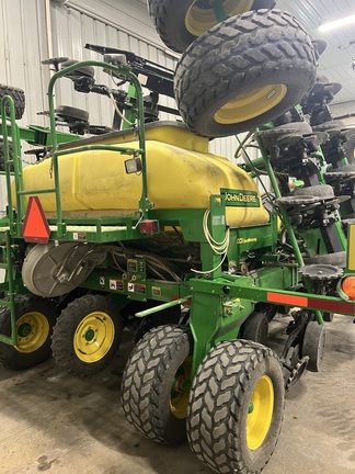 2012 John Deere 1990 Air Seeder