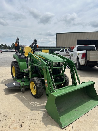 2017 John Deere 2032R Tractor Compact