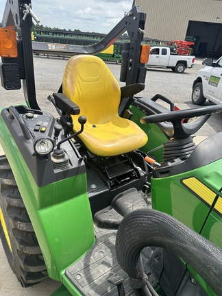 2017 John Deere 2032R Tractor Compact