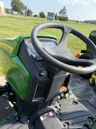 2022 John Deere 1023E Tractor Compact