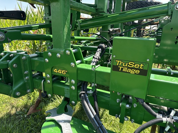 2023 John Deere 2230FH Field Cultivator