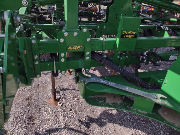 2023 John Deere 2230FH Field Cultivator