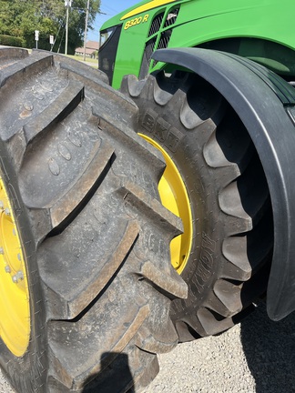 2015 John Deere 8320R Tractor