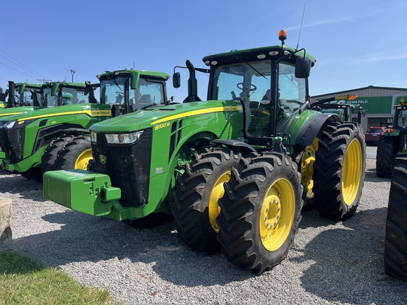 2015 John Deere 8320R Tractor