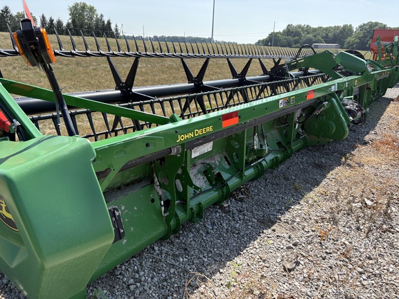 2022 John Deere RD40F Header Combine