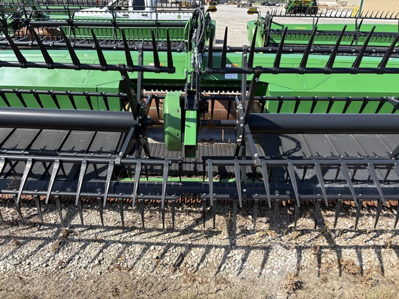 2022 John Deere RD40F Header Combine