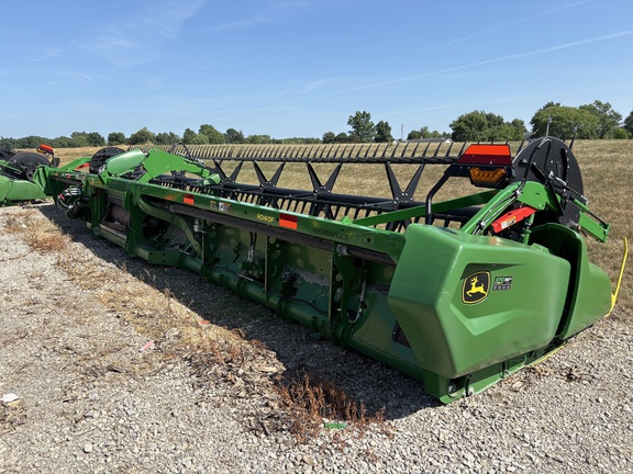 2022 John Deere RD40F Header Combine