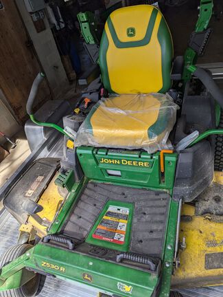 2022 John Deere Z530R Mower/Zero Turn