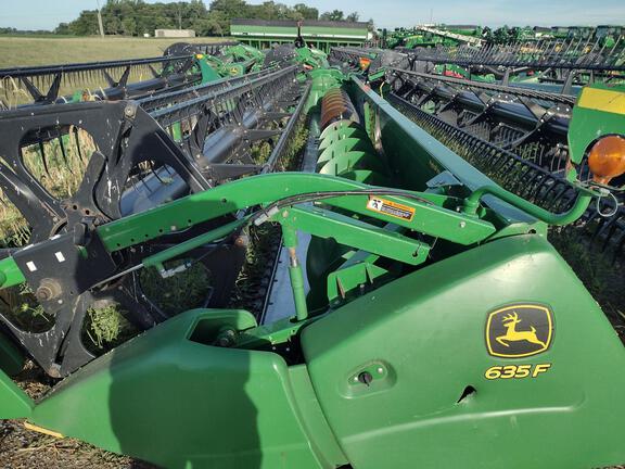 2010 John Deere 635F Header Combine