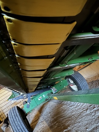 2010 John Deere 635F Header Combine