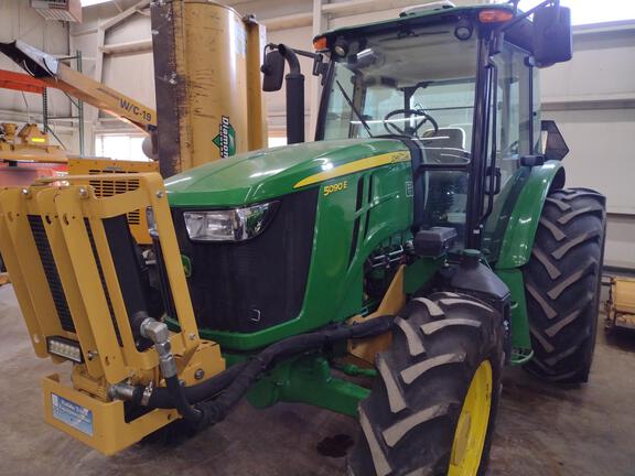 2019 John Deere 5090E Tractor