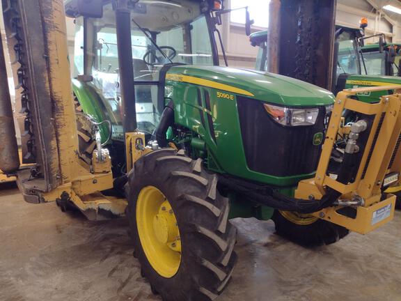 2019 John Deere 5090E Tractor