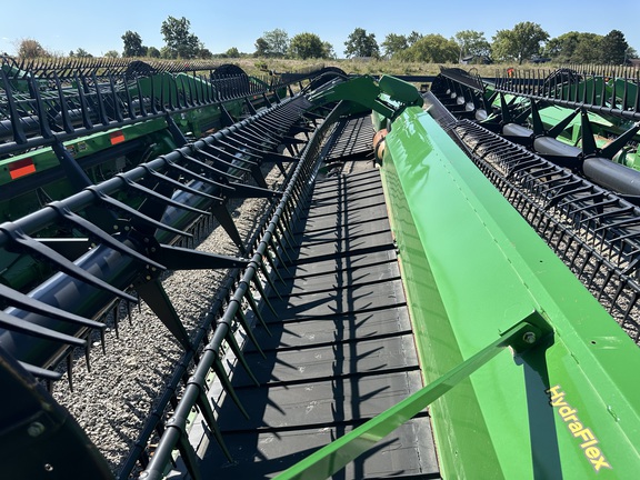 2016 John Deere 645FD Header Combine