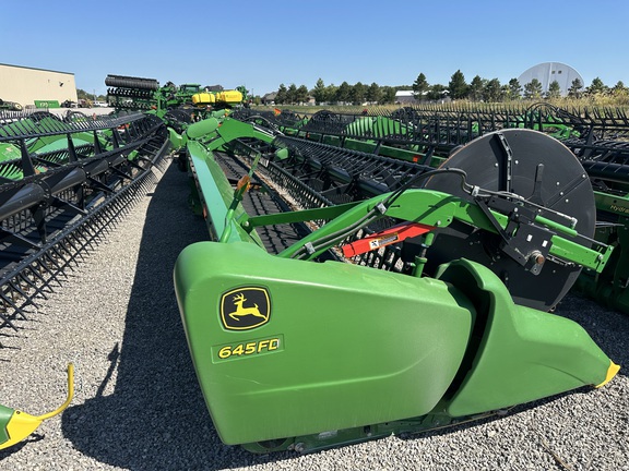 2016 John Deere 645FD Header Combine