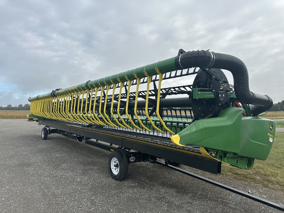 2018 John Deere 645FD Header Combine