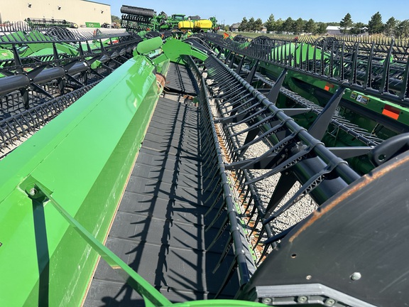 2018 John Deere 645FD Header Combine