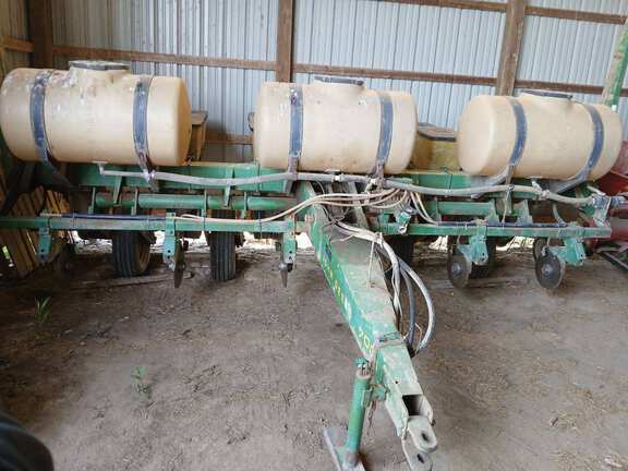 John Deere 7000 Planter