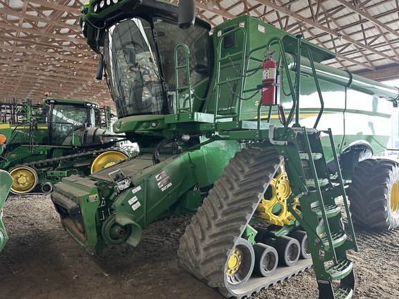 2019 John Deere S790 Combine