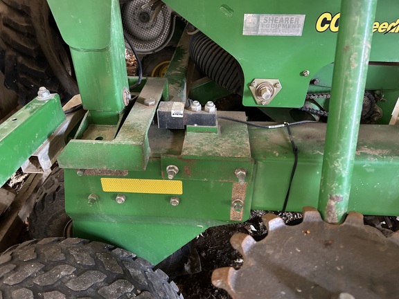 2003 John Deere 1890 Air Seeder