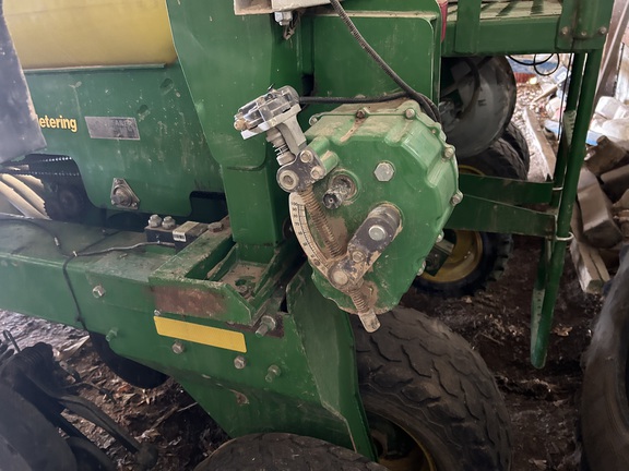 2003 John Deere 1890 Air Seeder