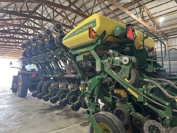 2015 John Deere 1795 Planter