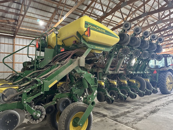 2015 John Deere 1795 Planter