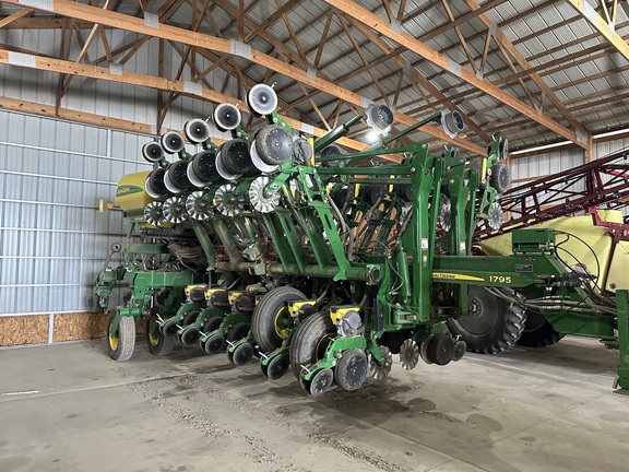 2015 John Deere 1795 Planter