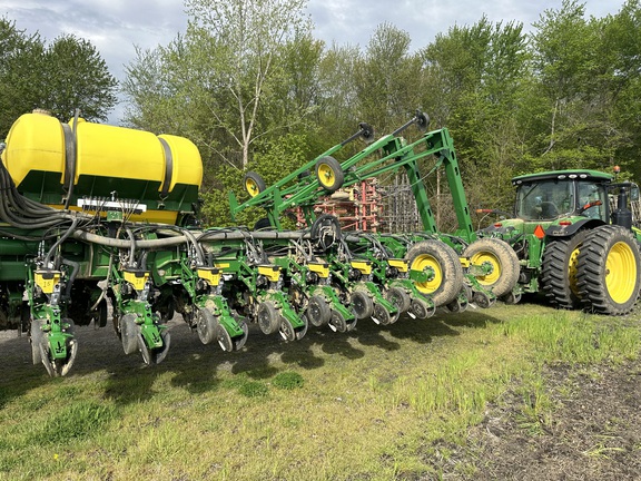 2013 John Deere 1770NT Planter