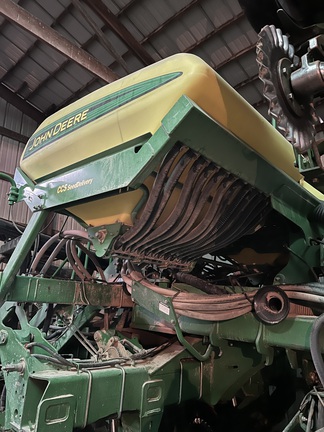 2004 John Deere 1790 Planter