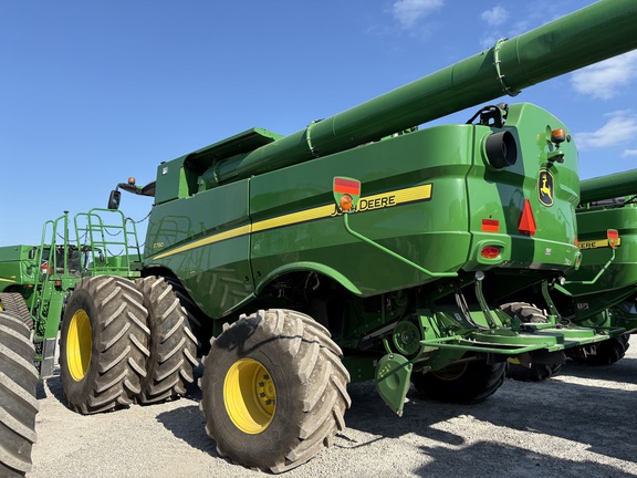 2020 John Deere S780 Combine