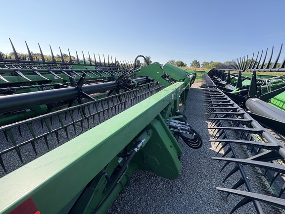 2020 John Deere 745FD Header Combine