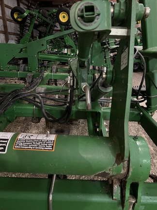 2010 John Deere 2210 Field Cultivator