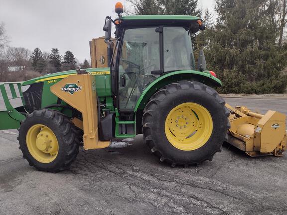 2014 John Deere 5115M Tractor