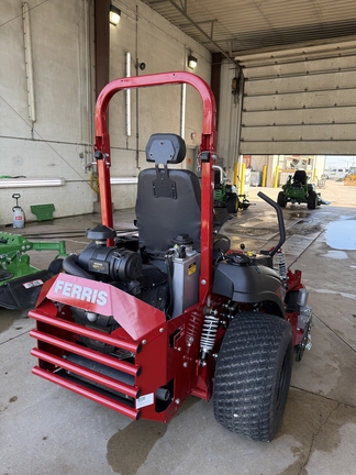 2024 Ferris ISX3300 38 Mower/Zero Turn