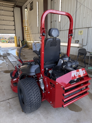 2024 Ferris ISX3300 38 Mower/Zero Turn