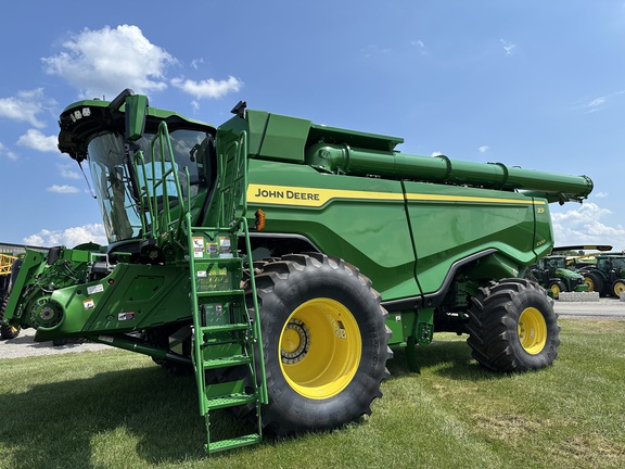 2023 John Deere X9 1000 Combine