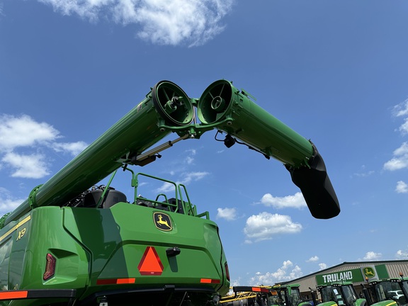 2023 John Deere X9 1000 Combine