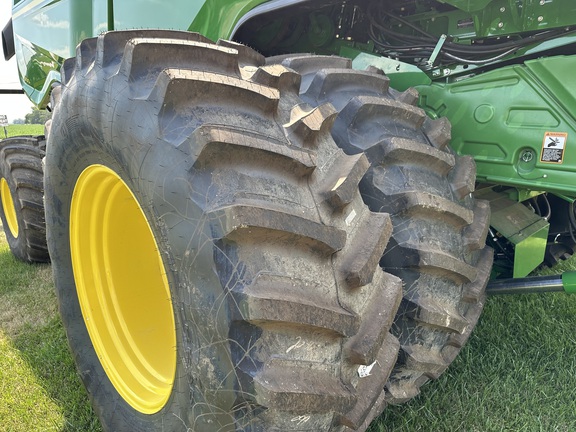 2023 John Deere X9 1000 Combine