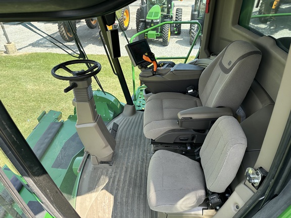 2023 John Deere X9 1000 Combine