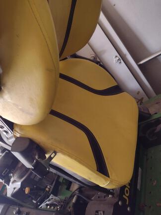 2022 John Deere Z950R Mower/Zero Turn