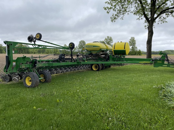 2013 John Deere DB60 Planter