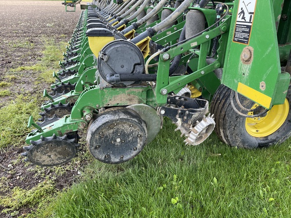 2013 John Deere DB60 Planter