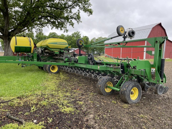 2013 John Deere DB60 Planter