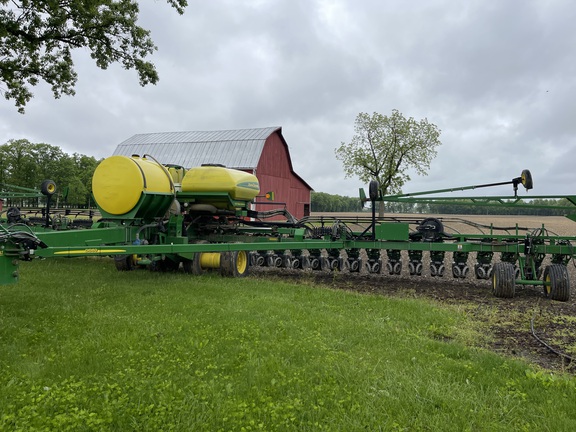 2013 John Deere DB60 Planter