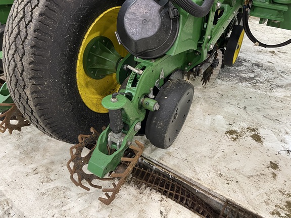 2017 John Deere 1775NT Planter