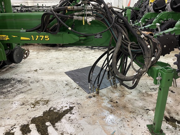 2017 John Deere 1775NT Planter